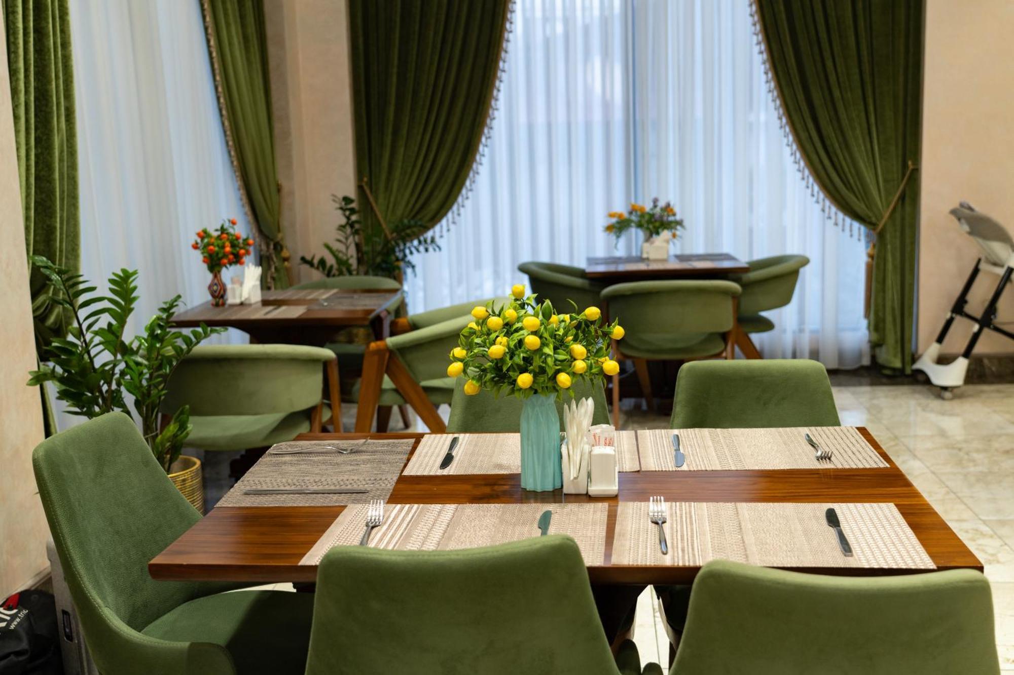 Al Anvar Halal Hotel By Hotelpro Group タシュケント エクステリア 写真