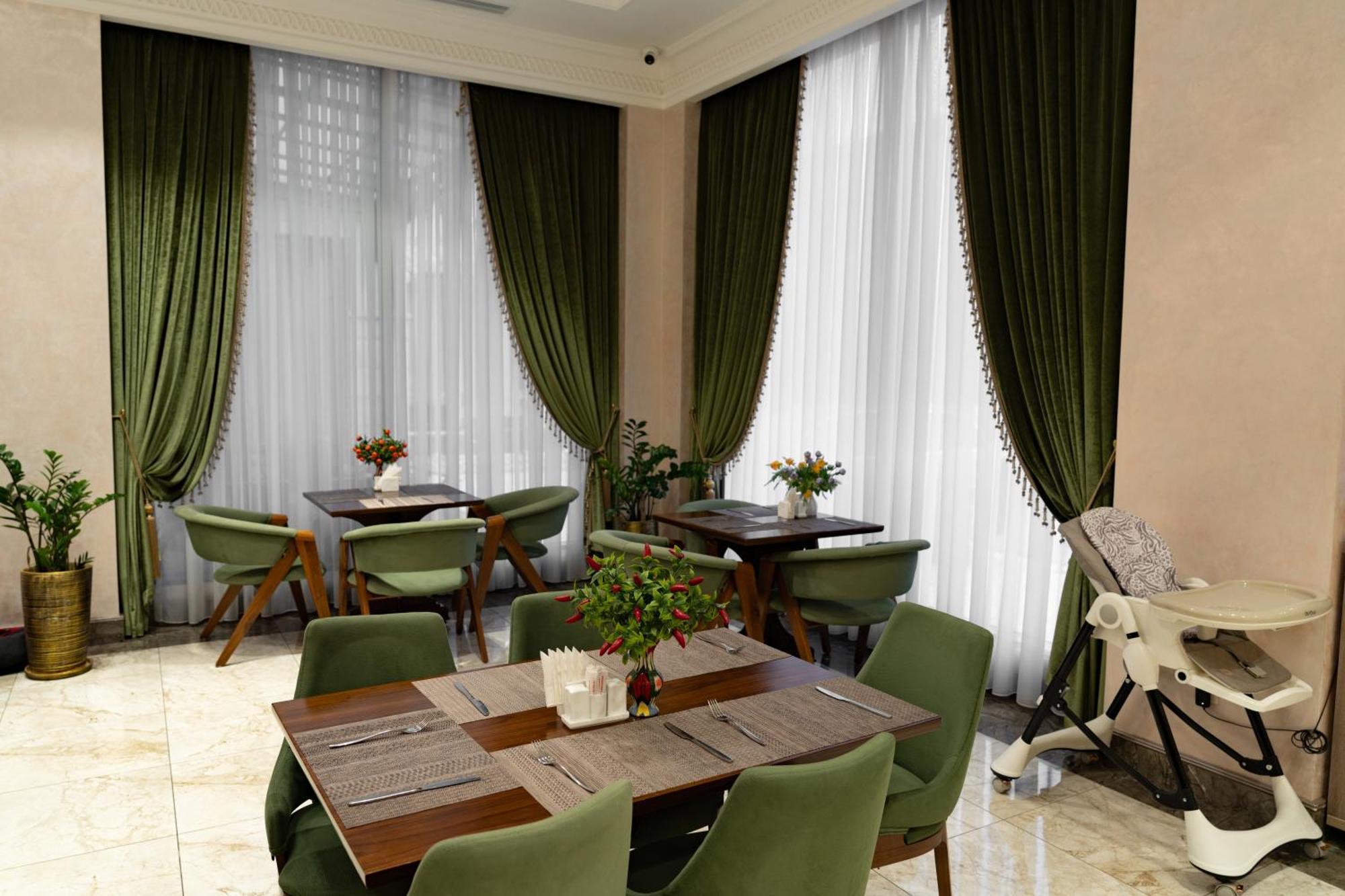 Al Anvar Halal Hotel By Hotelpro Group タシュケント エクステリア 写真