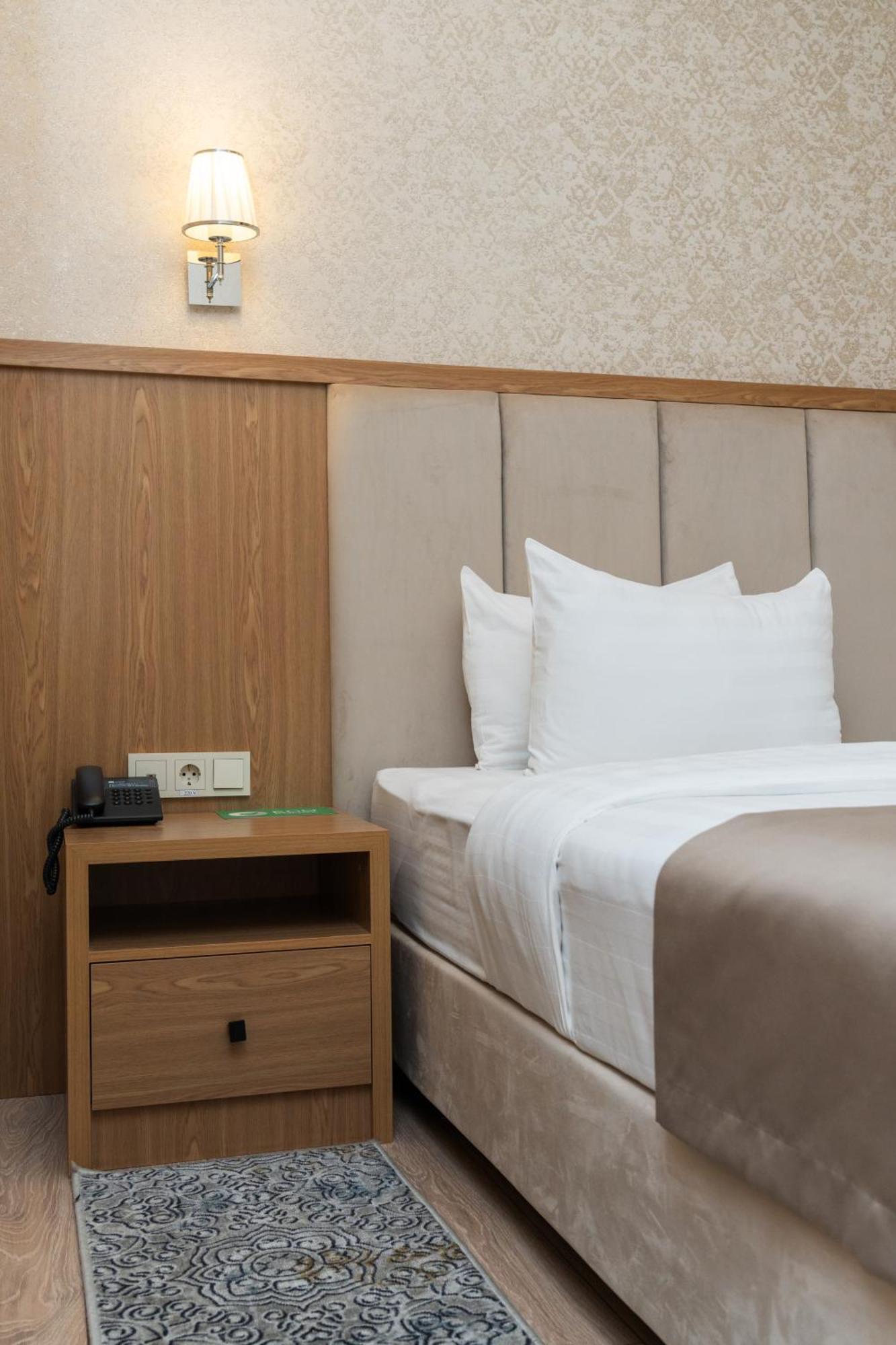 Al Anvar Halal Hotel By Hotelpro Group タシュケント エクステリア 写真