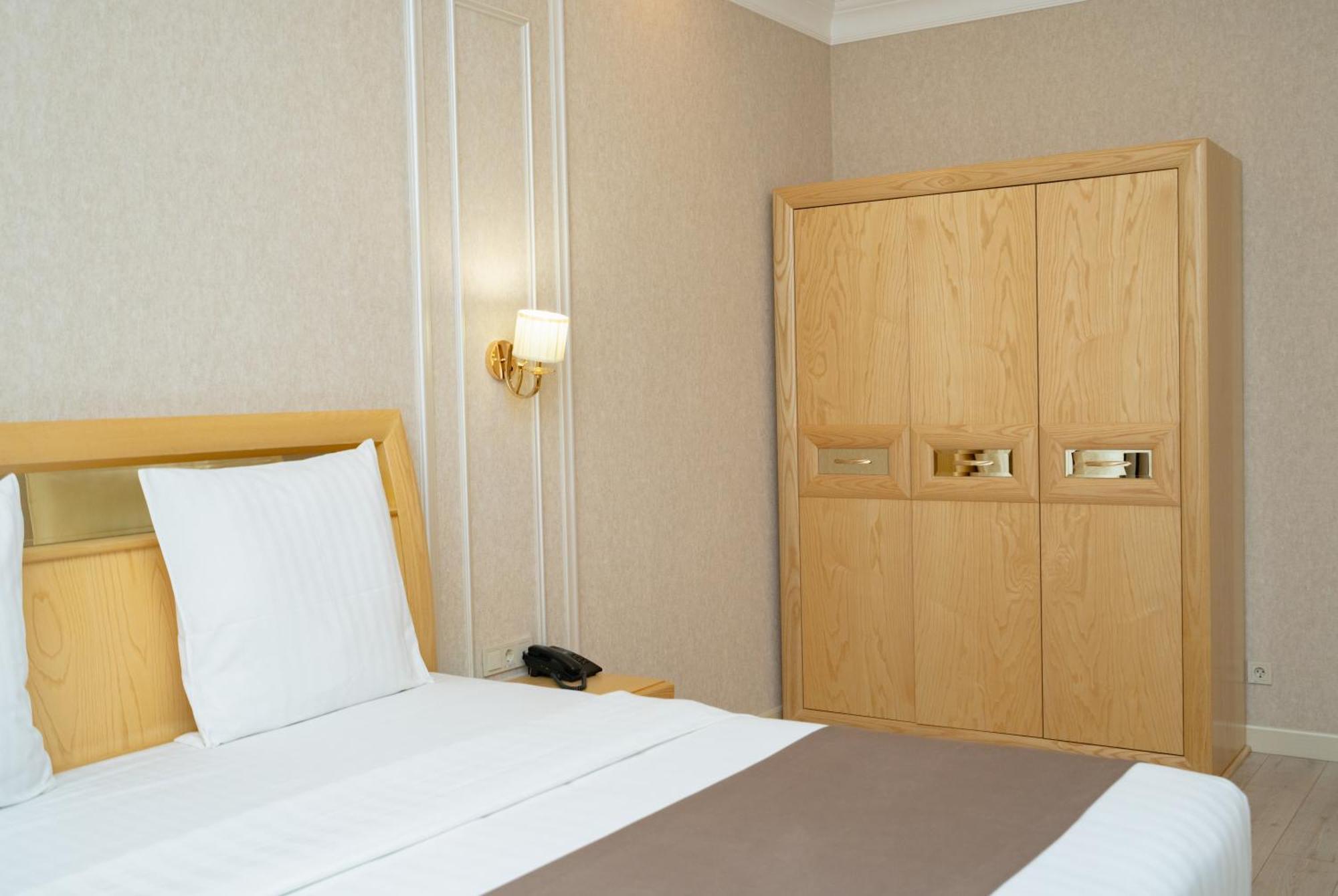 Al Anvar Halal Hotel By Hotelpro Group タシュケント エクステリア 写真